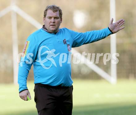 Fussball 1. KLasse C. Sirnitz gegen ASK. Schiedsrichter Walter Pudgar. Sirnitz, am 31.10.2015.
Foto: Kuess
---
pressefotos, pressefotografie, kuess, qs, qspictures, sport, bild, bilder, bilddatenbank