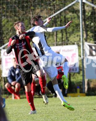 Fussball 1. KLasse C. Sirnitz gegen ASK. Michael Golznig,  (Sirnitz), Thomas Petz (ASK). Sirnitz, am 31.10.2015.
Foto: Kuess
---
pressefotos, pressefotografie, kuess, qs, qspictures, sport, bild, bilder, bilddatenbank