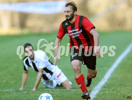 Fussball 1. KLasse C. Sirnitz gegen ASK. Patrick Daniel Fresenberger,  (Sirnitz). Sirnitz, am 31.10.2015.
Foto: Kuess
---
pressefotos, pressefotografie, kuess, qs, qspictures, sport, bild, bilder, bilddatenbank