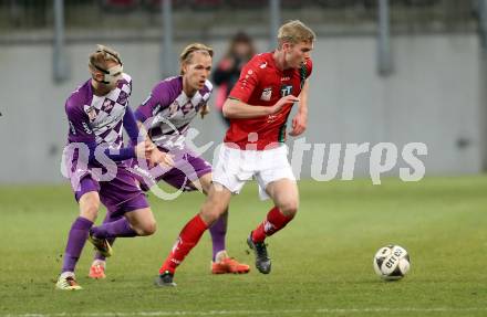 Fussball Sky go Erste Liga. SK Austria Klagenfurt gegen FC Wacker Innsbruck. Matthias Koch, Dominic Puercher,  (Klagenfurt), Thomas HIrschhofer (Innsbruck). Klagenfurt, am 6.11.2015.
Foto: Kuess
---
pressefotos, pressefotografie, kuess, qs, qspictures, sport, bild, bilder, bilddatenbank