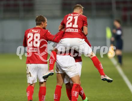 Fussball Sky go Erste Liga. SK Austria Klagenfurt gegen FC Wacker Innsbruck. Torjubel Florian Jamnig, Alexander Gruendler (Innsbruck). Klagenfurt, am 6.11.2015.
Foto: Kuess
---
pressefotos, pressefotografie, kuess, qs, qspictures, sport, bild, bilder, bilddatenbank