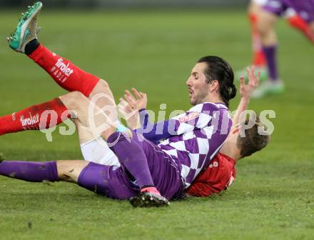 Fussball Sky go Erste Liga. SK Austria Klagenfurt gegen FC Wacker Innsbruck. Sandro Zakany,  (Klagenfurt), Christoph Freitag (Innsbruck). Klagenfurt, am 6.11.2015.
Foto: Kuess
---
pressefotos, pressefotografie, kuess, qs, qspictures, sport, bild, bilder, bilddatenbank