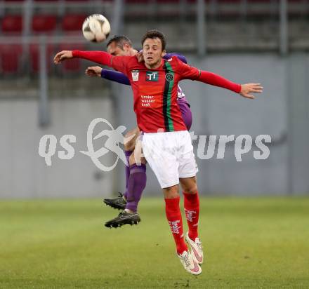 Fussball Sky go Erste Liga. SK Austria Klagenfurt gegen FC Wacker Innsbruck. Christian Prawda,  (Klagenfurt), Armin Hamzic (Innsbruck). Klagenfurt, am 6.11.2015.
Foto: Kuess
---
pressefotos, pressefotografie, kuess, qs, qspictures, sport, bild, bilder, bilddatenbank