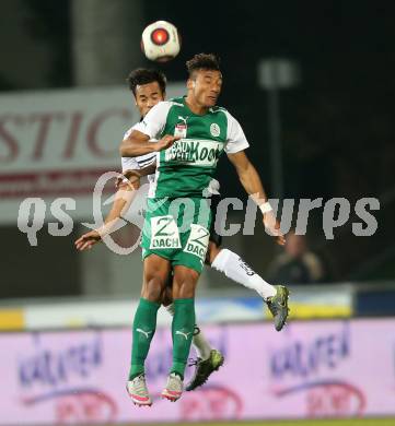 Fussball tipico Bundesliga. RZ Pellets WAC gegen SV Mattersburg. Stephan Palla, (WAC), Karim Onisowo  (Mattersburg). Wolfsberg, am 7.11.2015.
Foto: Kuess
---
pressefotos, pressefotografie, kuess, qs, qspictures, sport, bild, bilder, bilddatenbank