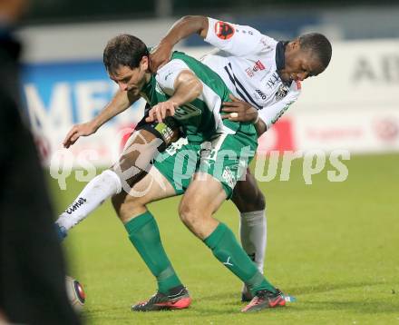 Fussball tipico Bundesliga. RZ Pellets WAC gegen SV Mattersburg. Issiaka Ouedraogo, (WAC), Nedejko Malic  (Mattersburg). Wolfsberg, am 7.11.2015.
Foto: Kuess
---
pressefotos, pressefotografie, kuess, qs, qspictures, sport, bild, bilder, bilddatenbank