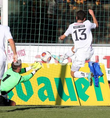 Fussball Regionalliga. RZ Pellets WAC Amateure gegen Annabichler SV.  Bastian Rupp,  (WAC), Darjan Curanovic (ASV). Wolfsberg, Lavanttal Arena, am 8.11.2015.
Foto: Kuess
---
pressefotos, pressefotografie, kuess, qs, qspictures, sport, bild, bilder, bilddatenbank