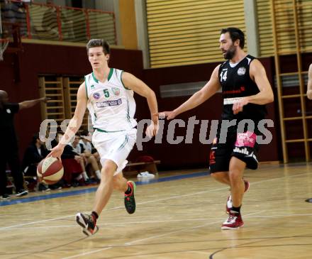 Basketball 2. Bundesliga 2015/16 Grunddurchgang 8.Runde.  KOÅ  Celovec	gegen Mattersburg Rocks. Andi Smrtnik (KOS), Michael Mach (Mattersburg). Klagenfurt, am 7.11.2015.
Foto: Kuess
---
pressefotos, pressefotografie, kuess, qs, qspictures, sport, bild, bilder, bilddatenbank