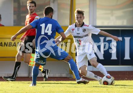 Fussball Regionalliga. RZ Pellets WAC Amateure gegen Annabichler SV.  Marc Andre Schmerboeck, (WAC), Oliver Pusztai  (ASV). Wolfsberg, Lavanttal Arena, am 8.11.2015.
Foto: Kuess
---
pressefotos, pressefotografie, kuess, qs, qspictures, sport, bild, bilder, bilddatenbank