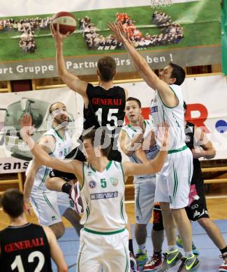 Basketball 2. Bundesliga 2015/16 Grunddurchgang 8.Runde.  KOÅ  Celovec	gegen Mattersburg Rocks. Grega Mali (KOS), Luka Gaspar (Mattersburg). Klagenfurt, am 7.11.2015.
Foto: Kuess
---
pressefotos, pressefotografie, kuess, qs, qspictures, sport, bild, bilder, bilddatenbank