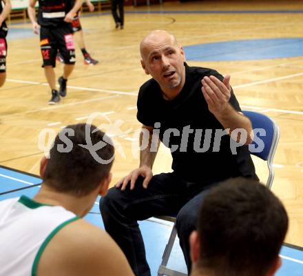 Basketball 2. Bundesliga 2015/16 Grunddurchgang 8.Runde.  KOÅ  Celovec	gegen Mattersburg Rocks. Trainer Rok Zupan (KOS). Klagenfurt, am 7.11.2015.
Foto: Kuess
---
pressefotos, pressefotografie, kuess, qs, qspictures, sport, bild, bilder, bilddatenbank