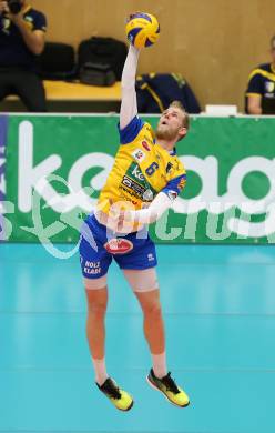 Volleyball BUndesliga. SK Posojilnica Aich/Dob gegen Hypo Tirol VT.  Peter Wohlfahrtstaetter (Aich/Dob). Bleiburg, am 12.11.2015.
Foto: Kuess
---
pressefotos, pressefotografie, kuess, qs, qspictures, sport, bild, bilder, bilddatenbank