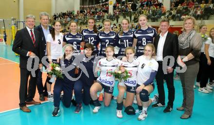 Ehrungen des Kaerntner Volleyballverbandes. Landeshauptmann Peter Kaiser,  Landessportdirektor Arno Arthofer, ATSC Wildcats U19. Klagenfurt, 12.11.2015.
Foto: Kuess
---
pressefotos, pressefotografie, kuess, qs, qspictures, sport, bild, bilder, bilddatenbank