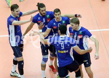 Volleyball BUndesliga. SK Posojilnica Aich/Dob gegen Hypo Tirol VT.  Jubel Tirol. Bleiburg, am 12.11.2015.
Foto: Kuess
---
pressefotos, pressefotografie, kuess, qs, qspictures, sport, bild, bilder, bilddatenbank