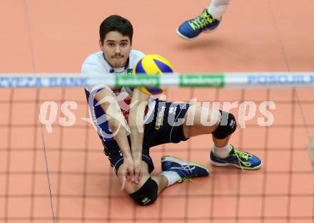 Volleyball BUndesliga. SK Posojilnica Aich/Dob gegen Hypo Tirol VT. Lucas Provenzano De Deus (Tirol). Bleiburg, am 12.11.2015.
Foto: Kuess
---
pressefotos, pressefotografie, kuess, qs, qspictures, sport, bild, bilder, bilddatenbank