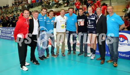 Ehrungen des Kaerntner Volleyballverbandes. Rainer Errath, Arno Arthofer, Robin Seidl, Alexander Xandi Huber, Florian Schnetzer, Tristan Boyd, Simon Fruehbauer, Katharina Holzer, Landeshauptmann Peter Kaiser. Klagenfurt, 12.11.2015.
Foto: Kuess
---
pressefotos, pressefotografie, kuess, qs, qspictures, sport, bild, bilder, bilddatenbank