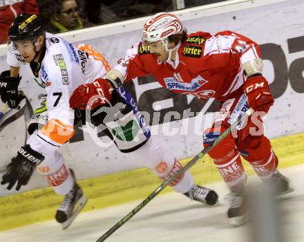 EBEL. Eishockey Bundesliga. KAC gegen 	Moser Medical Graz 99ers. Luke Walker, (KAC), Corin Konradsheim (Graz). Klagenfurt, am 17.11.2015.
Foto: Kuess

---
pressefotos, pressefotografie, kuess, qs, qspictures, sport, bild, bilder, bilddatenbank