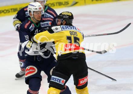 EBEL. Eishockey Bundesliga. EC VSV gegen UPC Vienna Capitals. Stefan Bacher,  (VSV), Danny Bois (Caps). Villach, am 17.11.2015.
Foto: Kuess 


---
pressefotos, pressefotografie, kuess, qs, qspictures, sport, bild, bilder, bilddatenbank