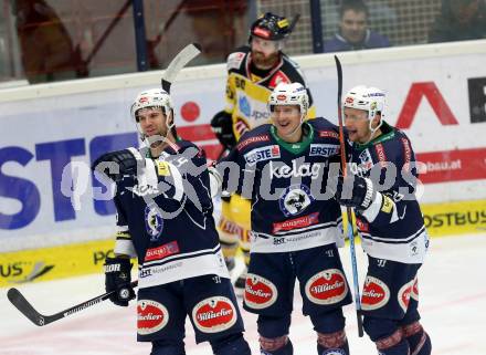 EBEL. Eishockey Bundesliga. EC VSV gegen UPC Vienna Capitals. Torjubel Daniel Nageler, Matt Kelly, Nico Brunner (VSV). Villach, am 17.11.2015.
Foto: Kuess 


---
pressefotos, pressefotografie, kuess, qs, qspictures, sport, bild, bilder, bilddatenbank