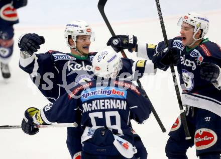 EBEL. Eishockey Bundesliga. EC VSV gegen UPC Vienna Capitals. Torjubel Stefan Bacher, Ryan McKiernan, Patrick Platzer (VSV). Villach, am 17.11.2015.
Foto: Kuess 


---
pressefotos, pressefotografie, kuess, qs, qspictures, sport, bild, bilder, bilddatenbank