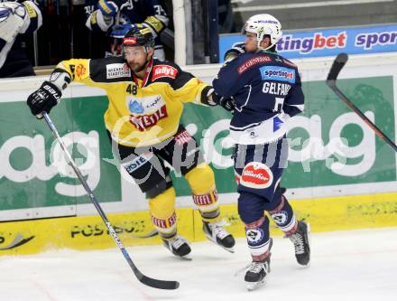 EBEL. Eishockey Bundesliga. EC VSV gegen UPC Vienna Capitals.  Ruslan Gelfanov, (VSV), Florian Iberer  (Caps). Villach, am 17.11.2015.
Foto: Kuess 


---
pressefotos, pressefotografie, kuess, qs, qspictures, sport, bild, bilder, bilddatenbank