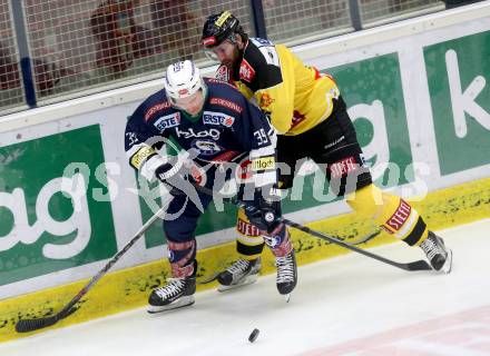 EBEL. Eishockey Bundesliga. EC VSV gegen UPC Vienna Capitals. Patrick Platzer,  (VSV), Danny Bois (Caps). Villach, am 17.11.2015.
Foto: Kuess 


---
pressefotos, pressefotografie, kuess, qs, qspictures, sport, bild, bilder, bilddatenbank