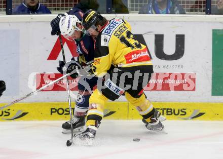 EBEL. Eishockey Bundesliga. EC VSV gegen UPC Vienna Capitals.  Ruslan Gelfanov,  (VSV), Michael Schiechl (Caps). Villach, am 17.11.2015.
Foto: Kuess 


---
pressefotos, pressefotografie, kuess, qs, qspictures, sport, bild, bilder, bilddatenbank