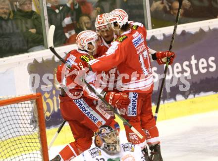 EBEL. Eishockey Bundesliga. KAC gegen 	Moser Medical Graz 99ers. Torjubel Patrick Harand, Stefan Geier, Manuel Ganahl (KAC). Klagenfurt, am 17.11.2015.
Foto: Kuess

---
pressefotos, pressefotografie, kuess, qs, qspictures, sport, bild, bilder, bilddatenbank