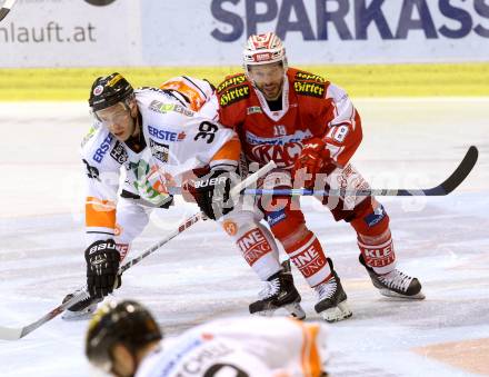 EBEL. Eishockey Bundesliga. KAC gegen 	Moser Medical Graz 99ers. Thomas Koch,  (KAC), Matthew Fornataro (Graz). Klagenfurt, am 17.11.2015.
Foto: Kuess

---
pressefotos, pressefotografie, kuess, qs, qspictures, sport, bild, bilder, bilddatenbank