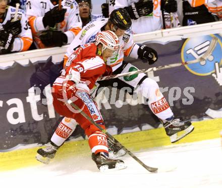 EBEL. Eishockey Bundesliga. KAC gegen 	Moser Medical Graz 99ers. Stefan Geier,  (KAC), Markus Pirmann (Graz). Klagenfurt, am 17.11.2015.
Foto: Kuess

---
pressefotos, pressefotografie, kuess, qs, qspictures, sport, bild, bilder, bilddatenbank