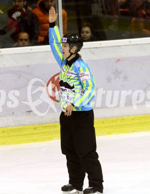 EBEL. Eishockey Bundesliga. KAC gegen 	Moser Medical Graz 99ers. Lineswoman Bettina Angerer. Klagenfurt, am 17.11.2015.
Foto: Kuess

---
pressefotos, pressefotografie, kuess, qs, qspictures, sport, bild, bilder, bilddatenbank