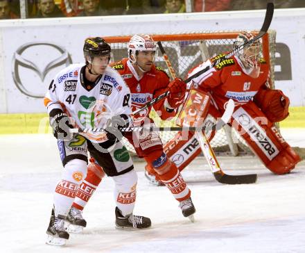 EBEL. Eishockey Bundesliga. KAC gegen 	Moser Medical Graz 99ers. Mark Popovic, (KAC), Evan Brophey (Graz). Klagenfurt, am 17.11.2015.
Foto: Kuess

---
pressefotos, pressefotografie, kuess, qs, qspictures, sport, bild, bilder, bilddatenbank