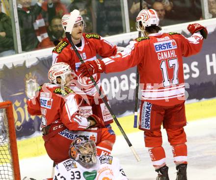 EBEL. Eishockey Bundesliga. KAC gegen 	Moser Medical Graz 99ers. Torjubel Patrick Harand, Stefan Geier, Manuel Ganahl (KAC). Klagenfurt, am 17.11.2015.
Foto: Kuess

---
pressefotos, pressefotografie, kuess, qs, qspictures, sport, bild, bilder, bilddatenbank