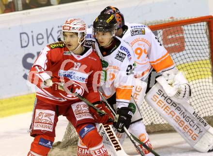 EBEL. Eishockey Bundesliga. KAC gegen 	Moser Medical Graz 99ers. Manuel Ganahl, (KAC), Clemens Unterweger (Graz). Klagenfurt, am 17.11.2015.
Foto: Kuess

---
pressefotos, pressefotografie, kuess, qs, qspictures, sport, bild, bilder, bilddatenbank