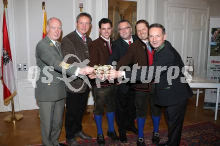 Verleihung des Kaerntner Loewen an Blasmusikvereine. Klagenfurt, 19.11.2015.
Foto: Kuess
---
pressefotos, pressefotografie, kuess, qs, qspictures, sport, bild, bilder, bilddatenbank