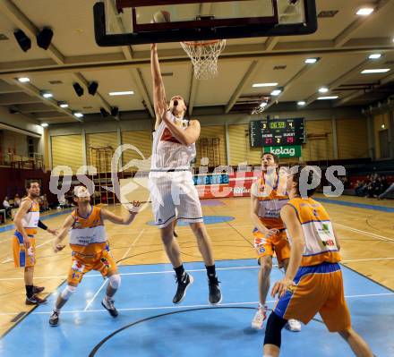 Basketball 2. Bundesliga 2015/16 Grunddurchgang 9.Runde.  Woerthersee Piraten gegen BBU Salzburg. SEbastian Wuertz,  (Woerthersee Piraten), Dominik Gross, Lorenz Rattey, Nico Breuer (BBU Salzburg). Klagenfurt, am 21.11.2015.
Foto: Kuess
---
pressefotos, pressefotografie, kuess, qs, qspictures, sport, bild, bilder, bilddatenbank