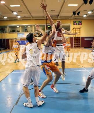 Basketball 2. Bundesliga 2015/16 Grunddurchgang 9.Runde.  Woerthersee Piraten gegen BBU Salzburg. Christof Gspandl, Joachim Buggelsheim, (Woerthersee Piraten), Lorenz Rattey  (BBU Salzburg). Klagenfurt, am 21.11.2015.
Foto: Kuess
---
pressefotos, pressefotografie, kuess, qs, qspictures, sport, bild, bilder, bilddatenbank