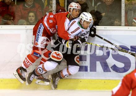 EBEL. Eishockey Bundesliga. KAC gegen 	VSV. Oliver Setzinger, (KAC), Ryan McKiernan  (VSV). Klagenfurt, am 22.11.2015.
Foto: Kuess

---
pressefotos, pressefotografie, kuess, qs, qspictures, sport, bild, bilder, bilddatenbank