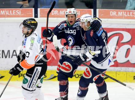 EBEL. Eishockey Bundesliga. EC VSV gegen Moser Medical Graz 99ers.  Torjubel Nico Brunner, Valentin Leiler (VSV). Villach, am 24.11.2015.
Foto: Kuess 


---
pressefotos, pressefotografie, kuess, qs, qspictures, sport, bild, bilder, bilddatenbank