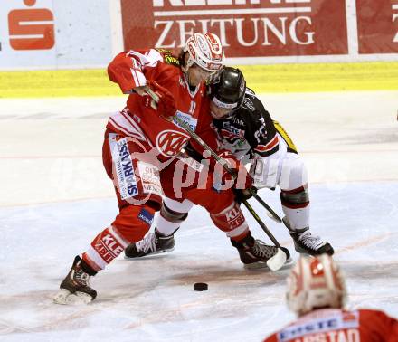 EBEL. Eishockey Bundesliga. KAC gegen 	HC Orli Znojmo. Manuel Ganahl, (KAC), David Bartos  (Znojmo). Klagenfurt, am 24.11.2015.
Foto: Kuess

---
pressefotos, pressefotografie, kuess, qs, qspictures, sport, bild, bilder, bilddatenbank