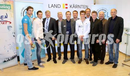 Pressekonferenz Schulsportleistungsmodell Kaernten. Robin Seidl (Beachvolleyball), Franz Wilfan, Klaus Sadovnik, Mario Leitner (Wildwassersport, Kajak, Kanu), Marco Haller (Radsport), Landeshauptmann Peter Kaiser, Klaus Sadovnik, Arno Arthofer, Raimund Berger. Klagenfurt, am 24.11.2015.
Foto: Kuess
---
pressefotos, pressefotografie, kuess, qs, qspictures, sport, bild, bilder, bilddatenbank