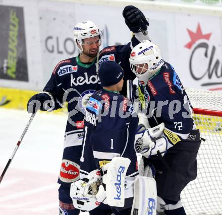 EBEL. Eishockey Bundesliga. EC VSV gegen Moser Medical Graz 99ers.  Jubel Matt Kelly, Lukas Herzog, Jean Philippe Lamoureux (VSV). Villach, am 24.11.2015.
Foto: Kuess 


---
pressefotos, pressefotografie, kuess, qs, qspictures, sport, bild, bilder, bilddatenbank