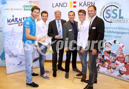 Pressekonferenz Schulsportleistungsmodell Kaernten. Robin Seidl (Beachvolleyball), Franz Wilfan, Klaus Sadovnik, Mario Leitner (Wildwassersport, Kajak, Kanu), Marco Haller (Radsport), Landeshauptmann Peter Kaiser, Klaus Sadovnik. Klagenfurt, am 24.11.2015.
Foto: Kuess
---
pressefotos, pressefotografie, kuess, qs, qspictures, sport, bild, bilder, bilddatenbank