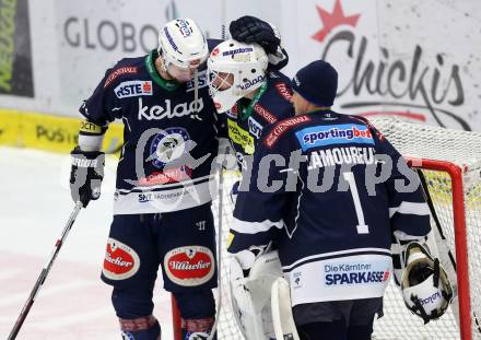 EBEL. Eishockey Bundesliga. EC VSV gegen Moser Medical Graz 99ers.  Jubel Matt Kelly, Lukas Herzog, Jean Philippe Lamoureux (VSV). Villach, am 24.11.2015.
Foto: Kuess 


---
pressefotos, pressefotografie, kuess, qs, qspictures, sport, bild, bilder, bilddatenbank