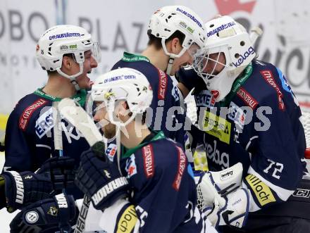 EBEL. Eishockey Bundesliga. EC VSV gegen Moser Medical Graz 99ers.  Jubel Daniel Nageler, Miha Verlic, Lukas Herzog (VSV). Villach, am 24.11.2015.
Foto: Kuess 


---
pressefotos, pressefotografie, kuess, qs, qspictures, sport, bild, bilder, bilddatenbank