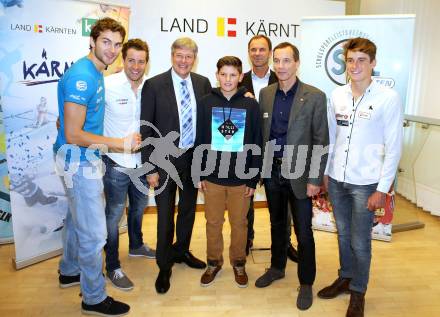 Pressekonferenz Schulsportleistungsmodell Kaernten. Robin Seidl (Beachvolleyball), Marco Haller (Radsport), Landeshauptmann Peter Kaiser, Moritz Russling, Klaus Sadovnik, Franz Wilfan, Mario Leitner (Wildwassersport, Kajak, Kanu). Klagenfurt, am 24.11.2015.
Foto: Kuess
---
pressefotos, pressefotografie, kuess, qs, qspictures, sport, bild, bilder, bilddatenbank