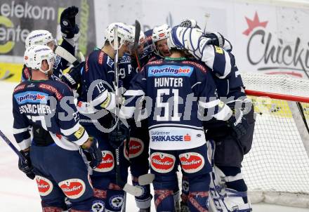 EBEL. Eishockey Bundesliga. EC VSV gegen Moser Medical Graz 99ers.  Jubel (VSV). Villach, am 24.11.2015.
Foto: Kuess 


---
pressefotos, pressefotografie, kuess, qs, qspictures, sport, bild, bilder, bilddatenbank