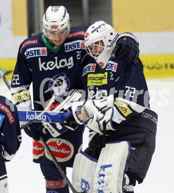 EBEL. Eishockey Bundesliga. EC VSV gegen Moser Medical Graz 99ers.  Adis Alagic, Lukas Herzog (VSV). Villach, am 24.11.2015.
Foto: Kuess 


---
pressefotos, pressefotografie, kuess, qs, qspictures, sport, bild, bilder, bilddatenbank