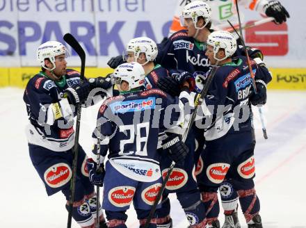 EBEL. Eishockey Bundesliga. EC VSV gegen Moser Medical Graz 99ers.  Torjubel Ryan McKiernan, Nico Brunner, Adis Alagic, Christian Jennes, Ruslan Gelfanov (VSV). Villach, am 24.11.2015.
Foto: Kuess 


---
pressefotos, pressefotografie, kuess, qs, qspictures, sport, bild, bilder, bilddatenbank