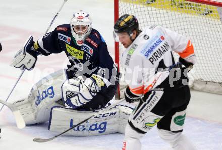 EBEL. Eishockey Bundesliga. EC VSV gegen Moser Medical Graz 99ers.  Lukas Herzog,  (VSV), Markus Pirmann (Graz). Villach, am 24.11.2015.
Foto: Kuess 


---
pressefotos, pressefotografie, kuess, qs, qspictures, sport, bild, bilder, bilddatenbank