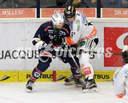 EBEL. Eishockey Bundesliga. EC VSV gegen Moser Medical Graz 99ers.  Eric Hunter, (VSV),  Jonas Almtorp (Graz). Villach, am 24.11.2015.
Foto: Kuess 


---
pressefotos, pressefotografie, kuess, qs, qspictures, sport, bild, bilder, bilddatenbank